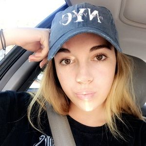 Meet your Posher, Kendra